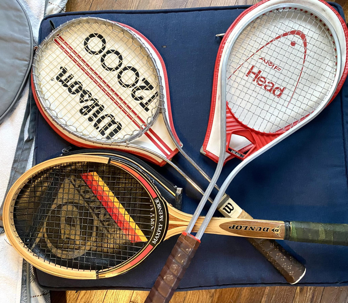 Raquette de tennis Wilson T2000 vintage avec housse