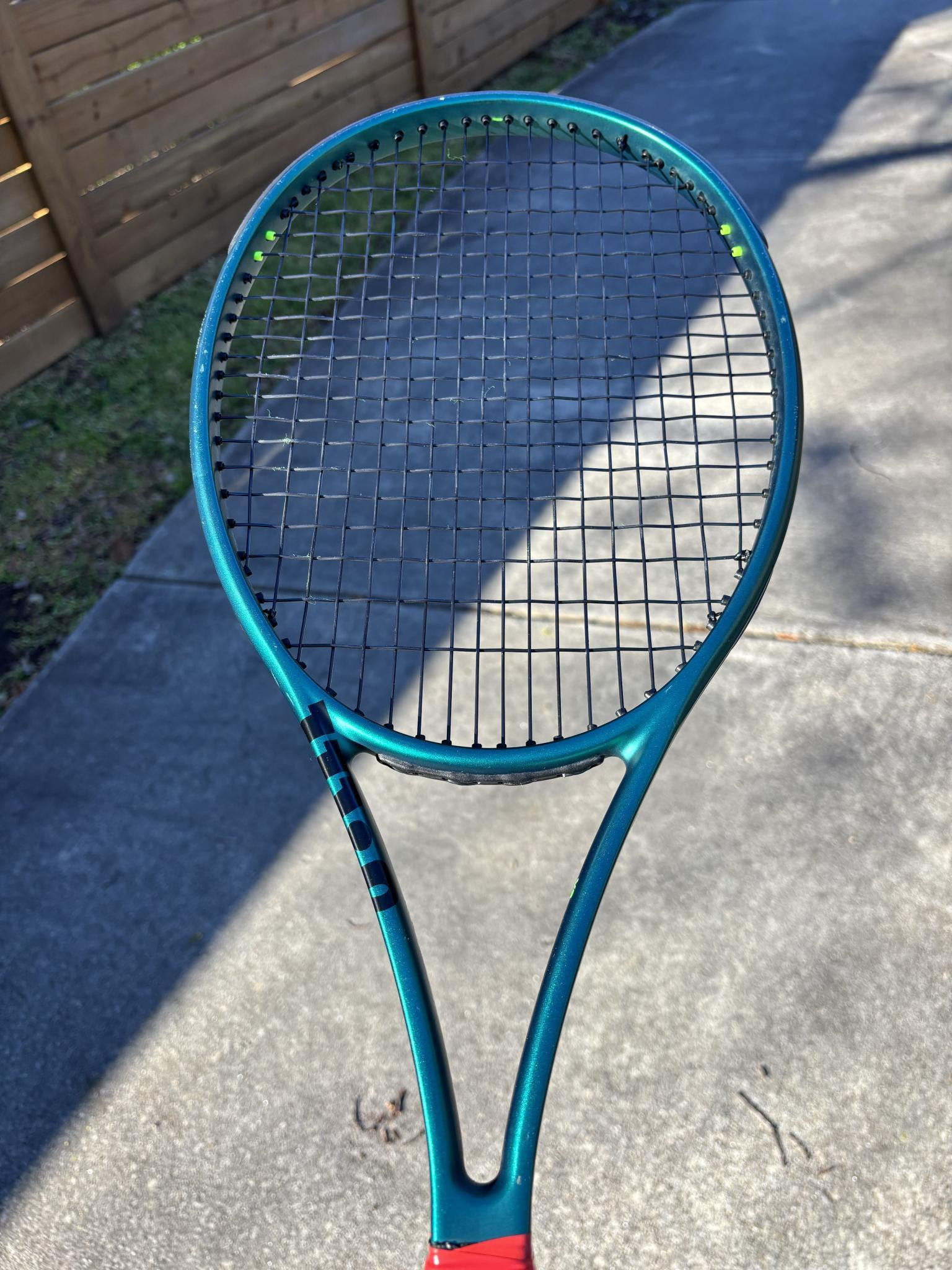 2 -Wilson Blade 98 V9 18x20