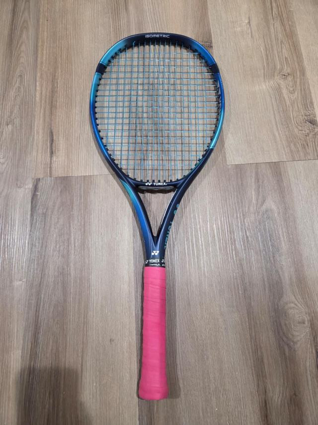 Yonex EZONE Feel